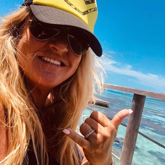 Meet your Posher, Tiffany - Picture 2 of 4